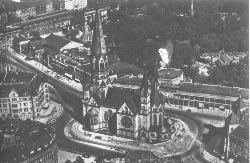 Kościół Cesarza Wilhelma w Berlinie z lotu ptaka